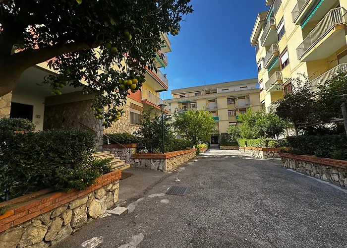 Exclusive Large 3 Bed With Pool