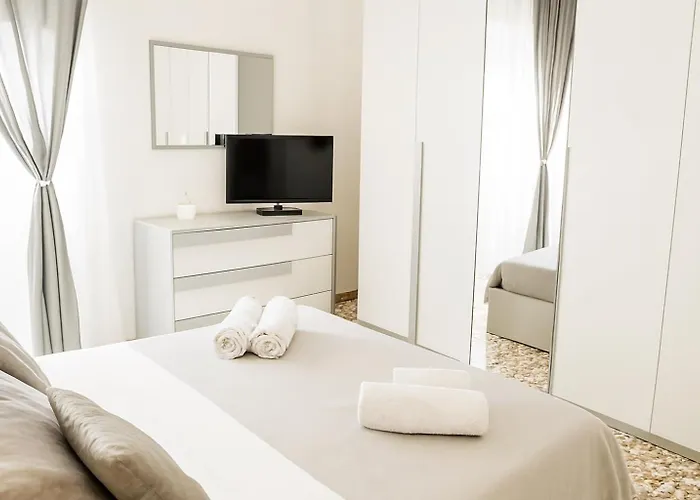 Lägenhet Exclusive Large 3 Bed With Pool *