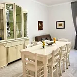 Exclusive Large 3 Bed With Pool