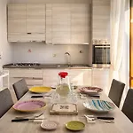 Exclusive Large 3 Bed With Pool Appartement Sorrente