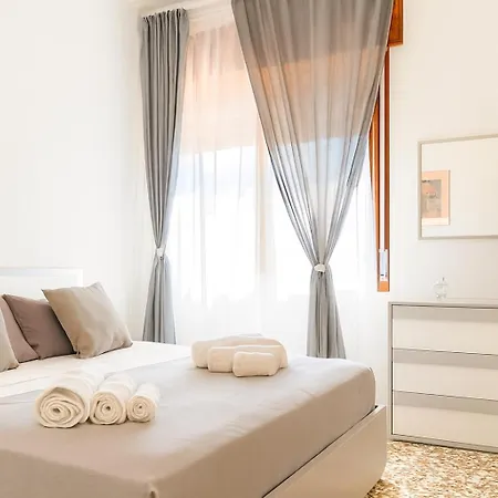 Exclusive Large 3 Bed With Pool * Сорренто