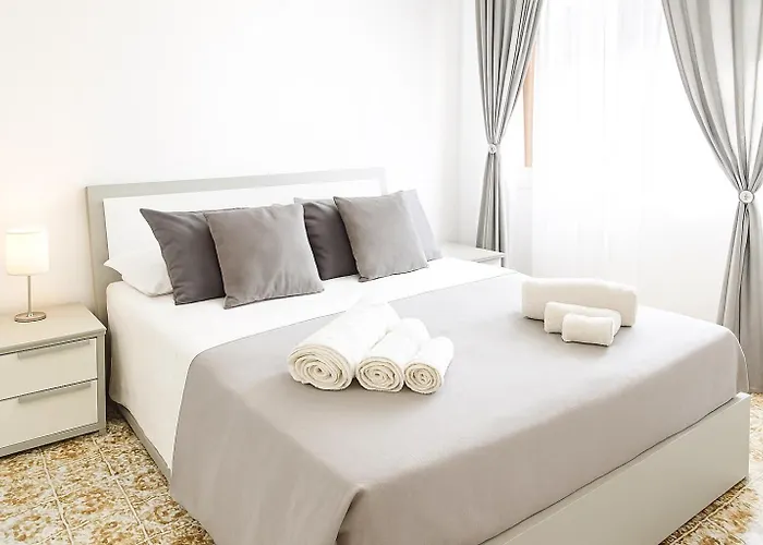 Exclusive Large With Pool *